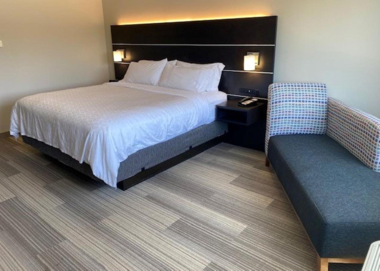 Holiday Inn Express & Suites Warrensburg North By Ihg Exterior foto