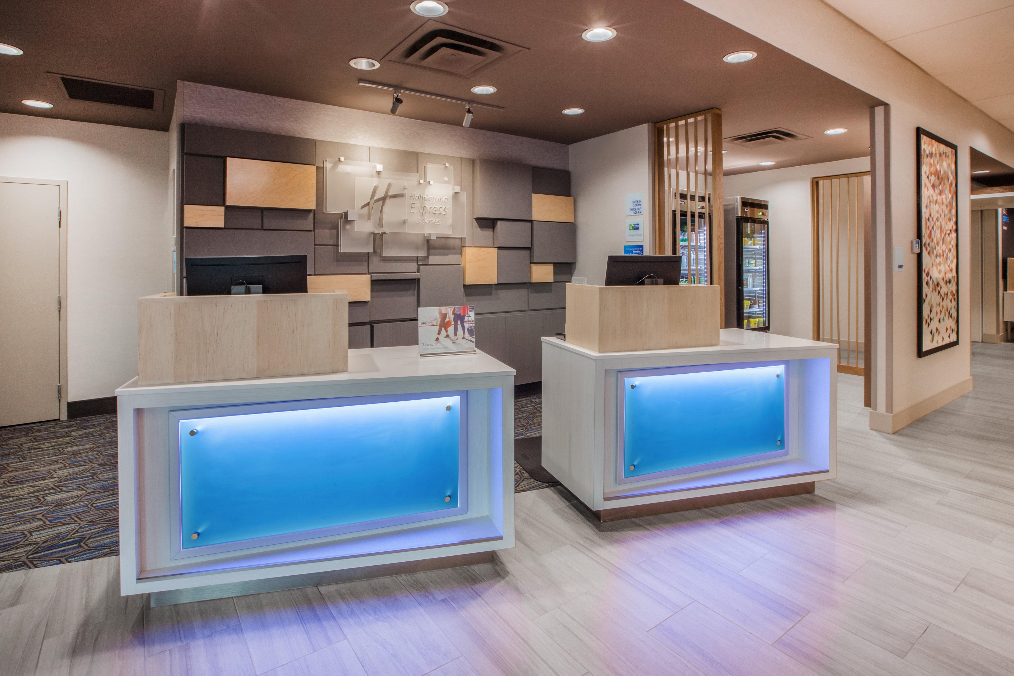 Holiday Inn Express & Suites Warrensburg North By Ihg Exterior foto
